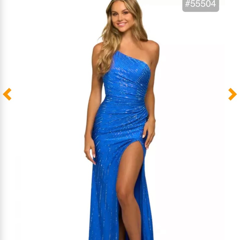 Stunning Blue One-Shoulder Gown